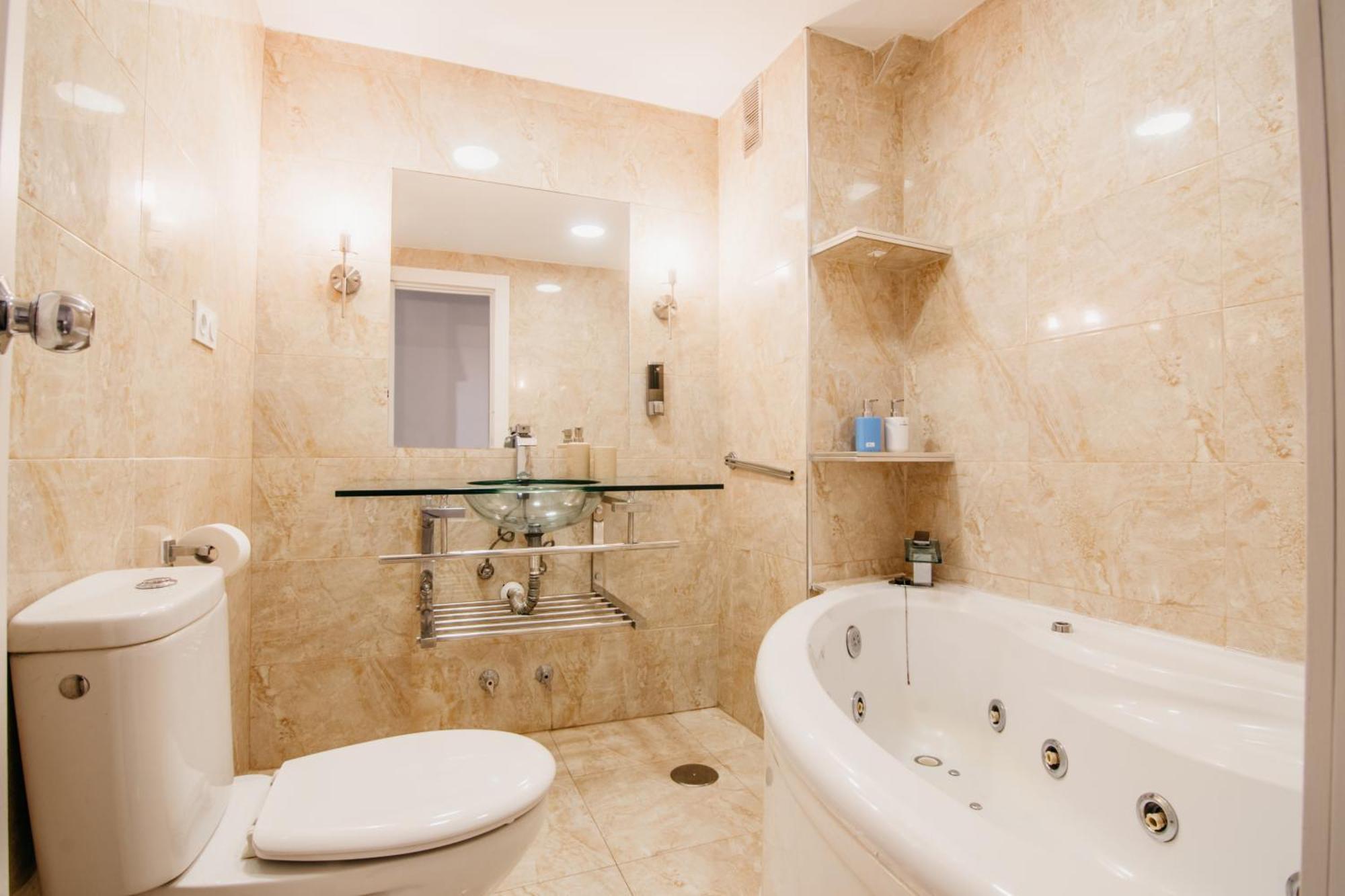 Tuguest Maria Luisa Apartment - Free Parking Гранада Екстериор снимка