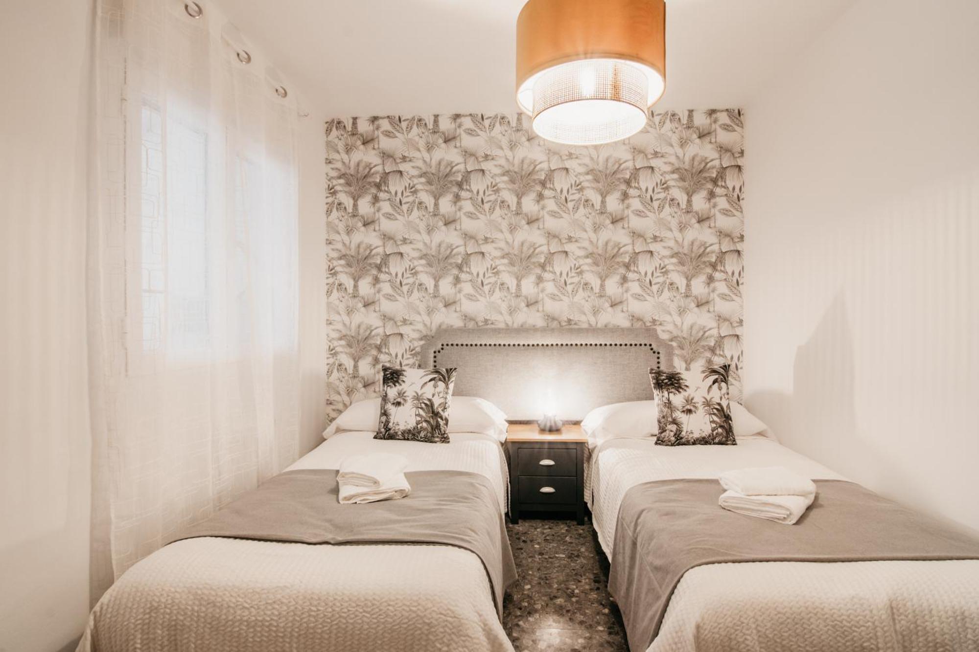 Tuguest Maria Luisa Apartment - Free Parking Гранада Екстериор снимка