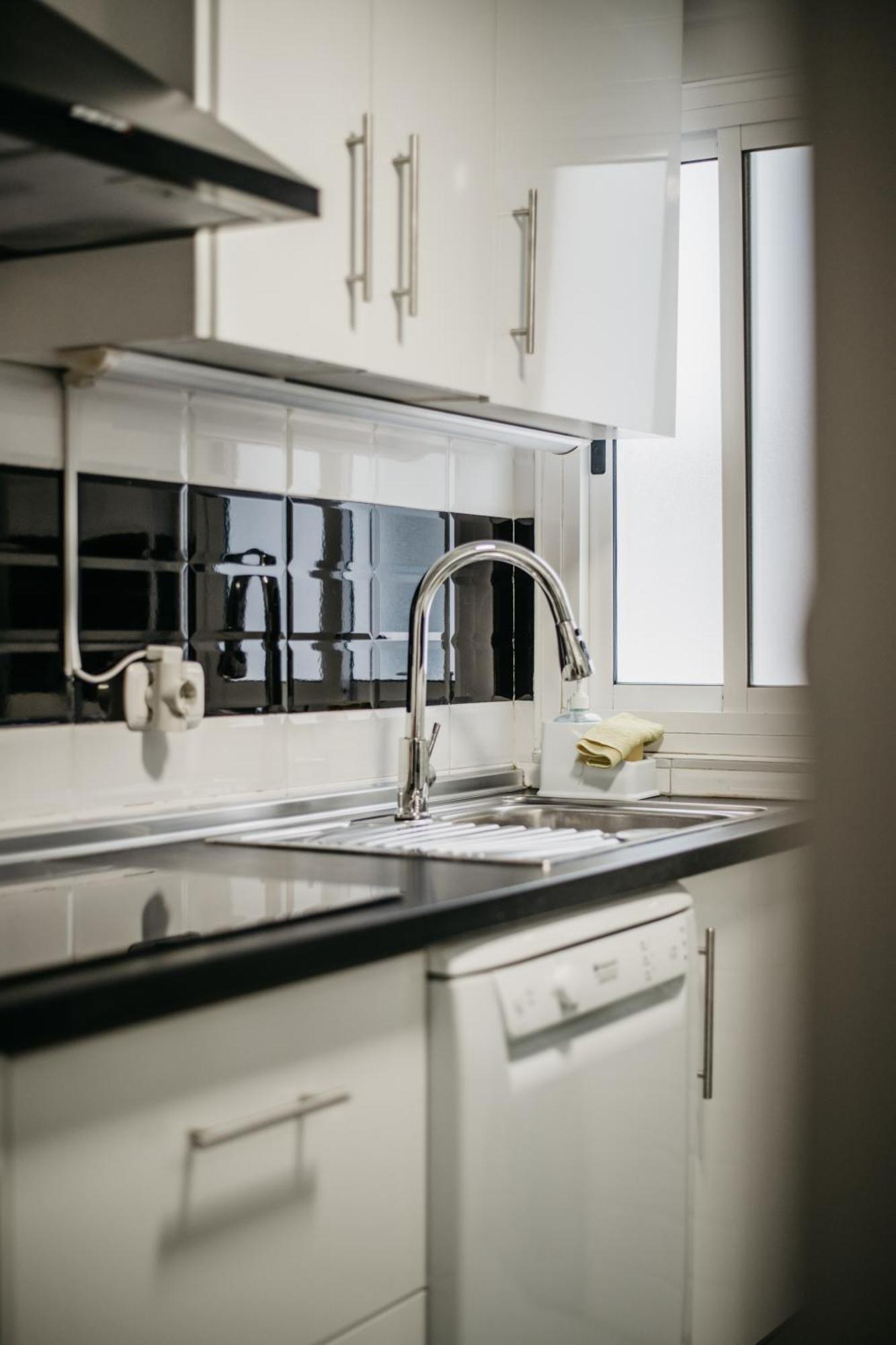 Tuguest Maria Luisa Apartment - Free Parking Гранада Екстериор снимка
