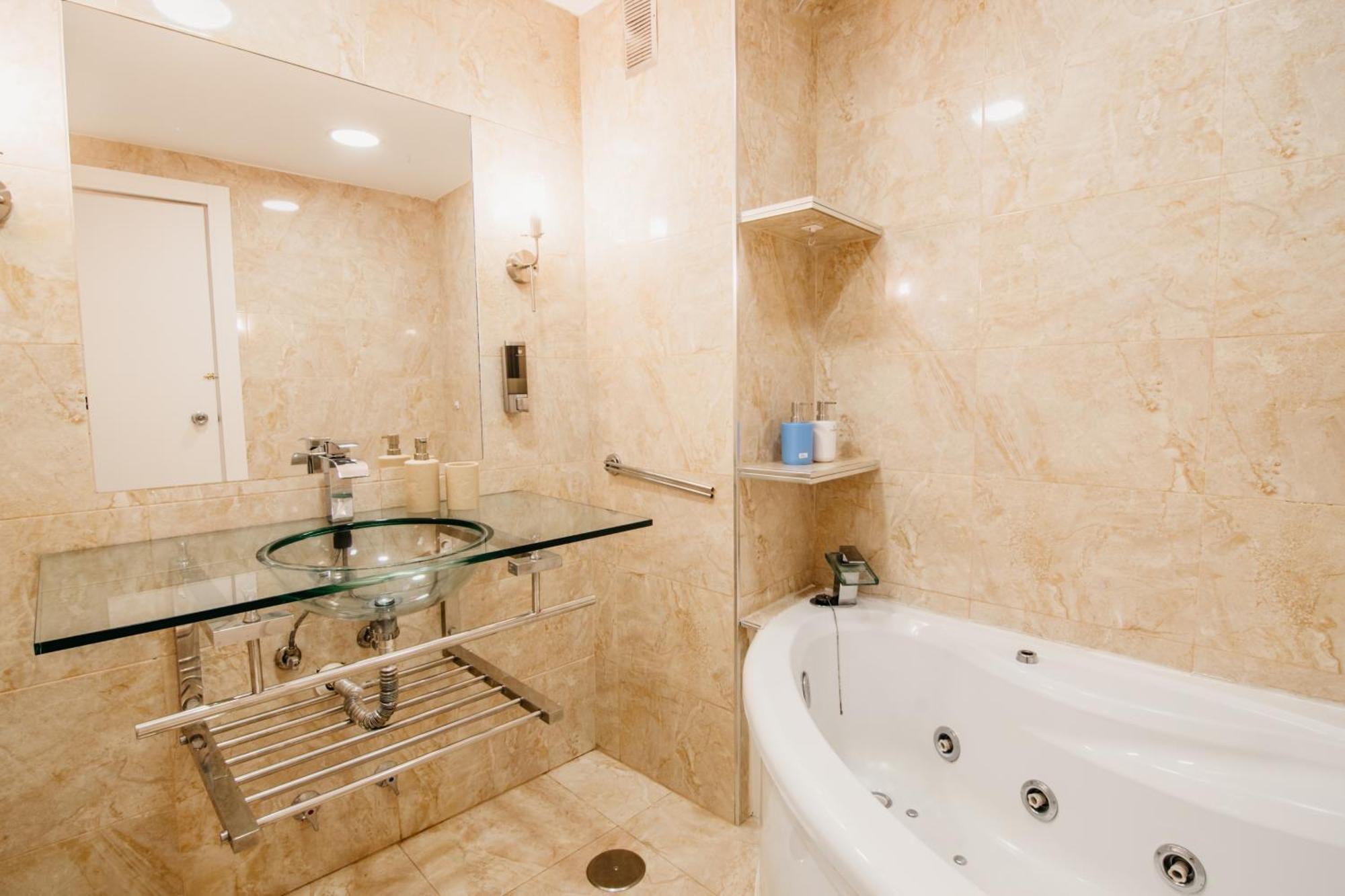 Tuguest Maria Luisa Apartment - Free Parking Гранада Екстериор снимка